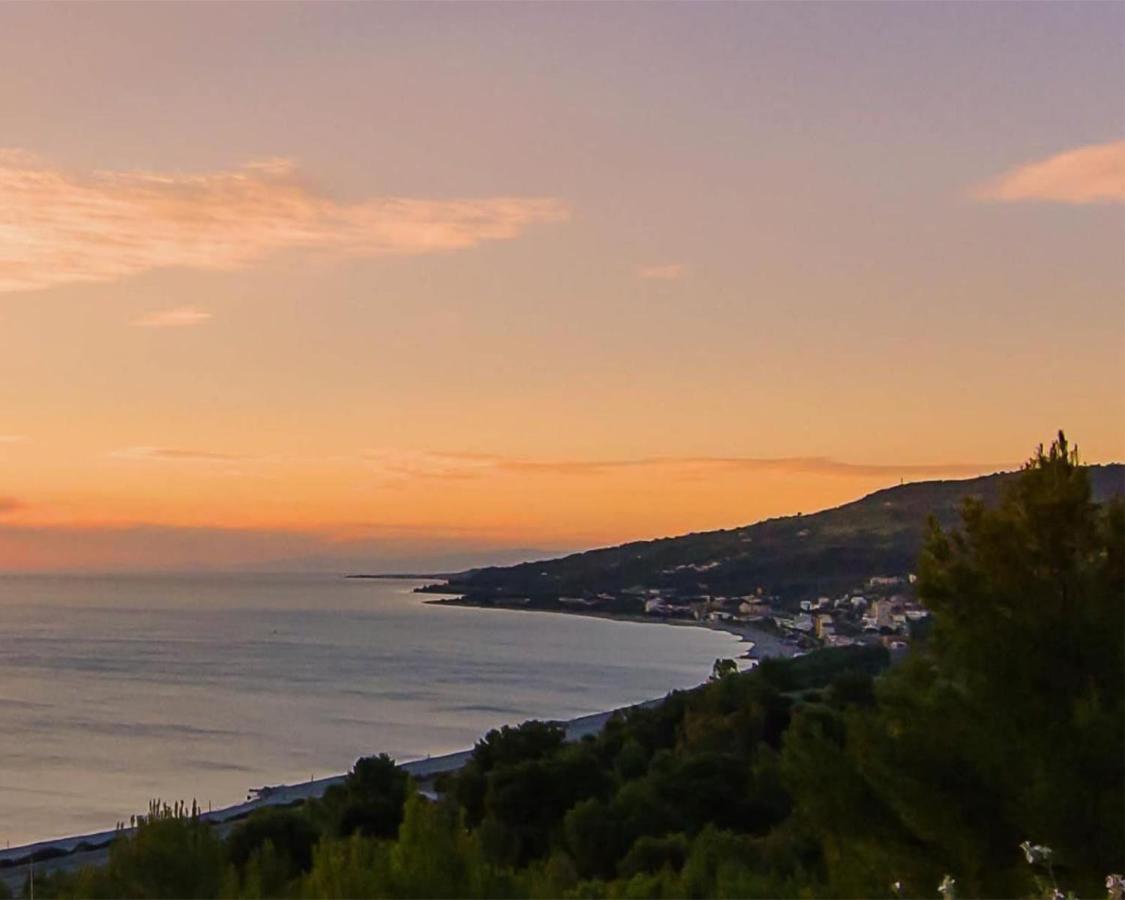 Casa Vacanze Il Paese Dipinto Montegiordano Esterno foto